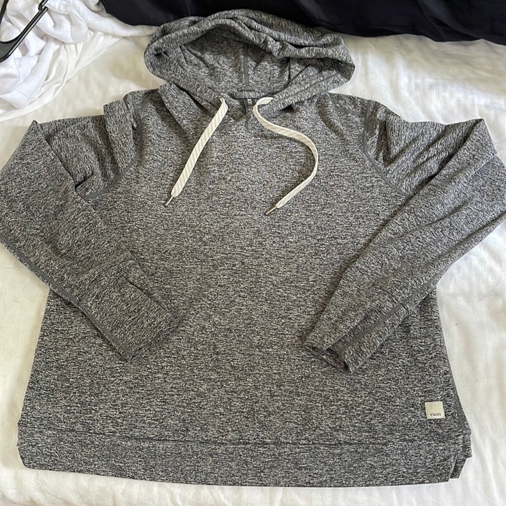 Vuori halo essential hoodie